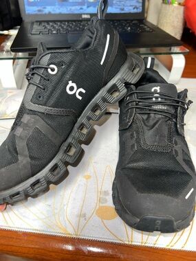 On Cloud Athletic Shoes for Women — Black